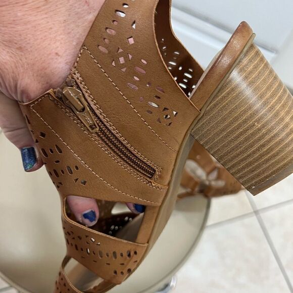 11W Cloudwalkers by Avenue Peep toe side zip Brown - Picture 6 of 8